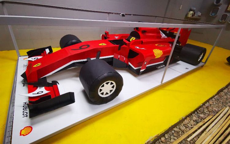 Türkiye’de ilk! Kartondan F1! Türkiye’de ilk! Kartondan F1!