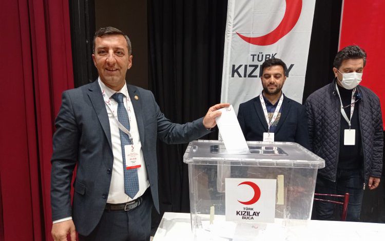 İzmir Buca Kızılay’da Kamuran Temel’e güven oyu