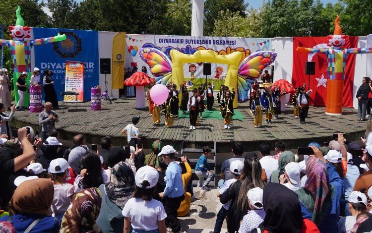 Diyarbakır’da minikler ‘Bahar Şenliği’nde buluştular Diyarbakır’da minikler ‘Bahar Şenliği’nde buluştular