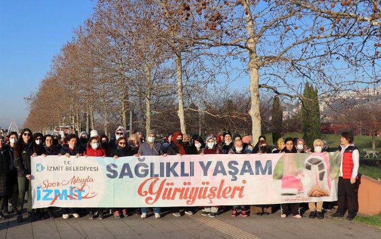 Kocaeli İzmit Belediyesi Sağlıklı Yaşam Yürüyüşleri devam ediyor Kocaeli İzmit Belediyesi Sağlıklı Yaşam Yürüyüşleri devam ediyor