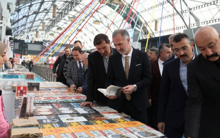 Bursa İnegöl’de 1 milyon kitap okuyucuyla buluştu