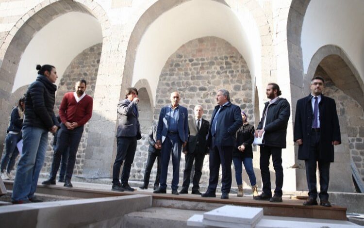Köşk Medrese gün sayıyor Köşk Medrese gün sayıyor