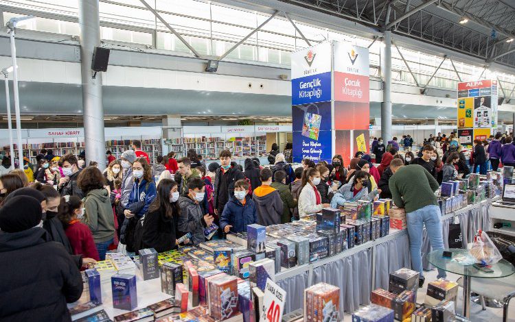 Bursalıların kitap sevgisi Bursalıların kitap sevgisi