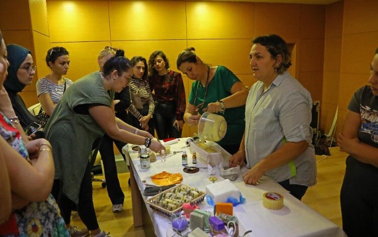 Aromatik bitkilerle sabun yaptılar