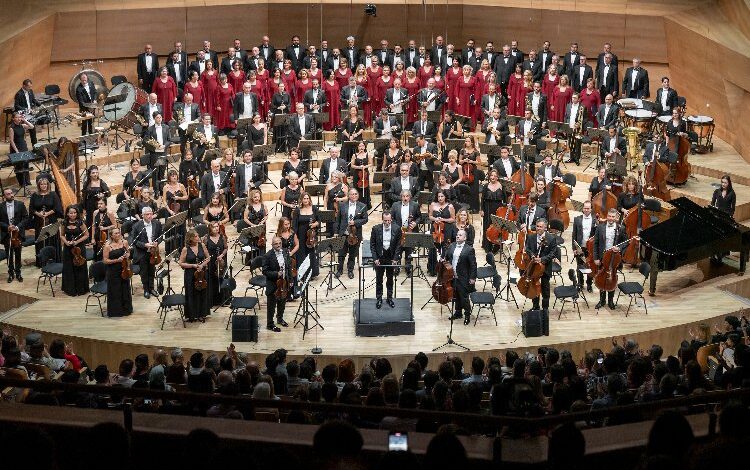 Cumhurbaşkanlığı Senfoni Orkestrası sezonu açtı Cumhurbaşkanlığı Senfoni Orkestrası sezonu açtı