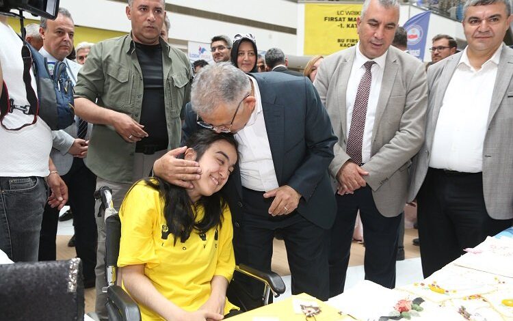 Memduh Büyükkılıç engelleri kaldırdı