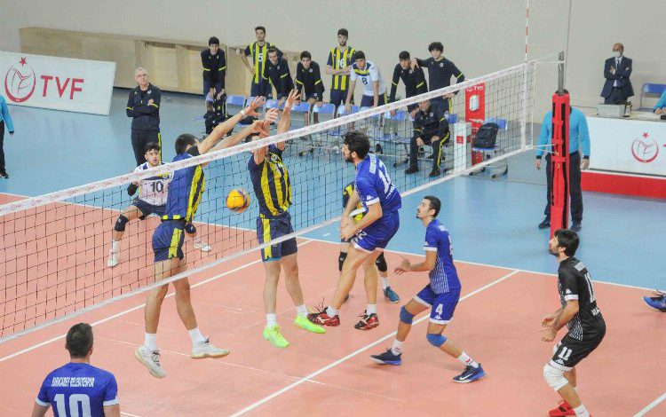 Bursa Karacabey Belediyespor voleybolda doludizgin Bursa Karacabey Belediyespor voleybolda doludizgin