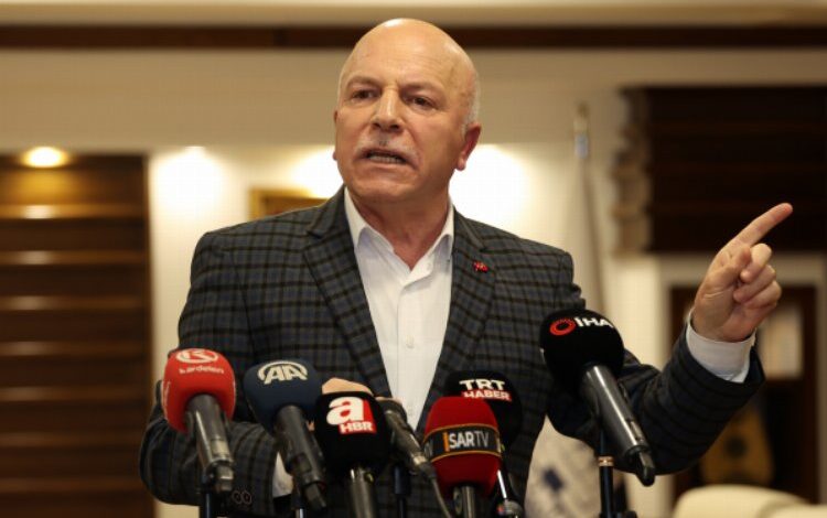 Erzurum’da gerginlik açıklaması: “Taşlar sopalar CHP grubu içerisinden” Erzurum’da gerginlik açıklaması: “Taşlar sopalar CHP grubu içerisinden”