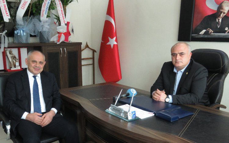 Esat Öztürk’ten esnafa ‘fiyat istikrarı’ çağrısı Esat Öztürk’ten esnafa ‘fiyat istikrarı’ çağrısı