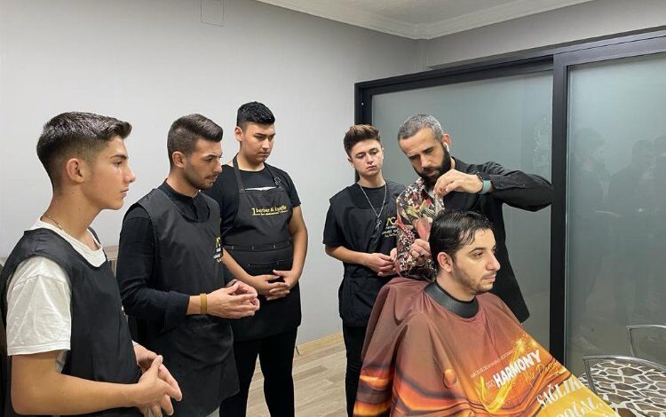 Ahmet Ceyhan Akademi ilk mezunlarını verdi Ahmet Ceyhan Akademi ilk mezunlarını verdi