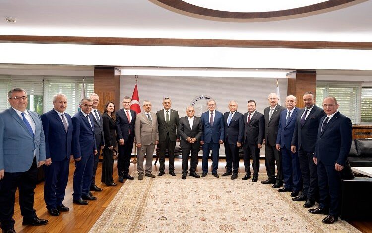 OSBÜK Heyeti’nden Büyükkılıç’a ziyaret