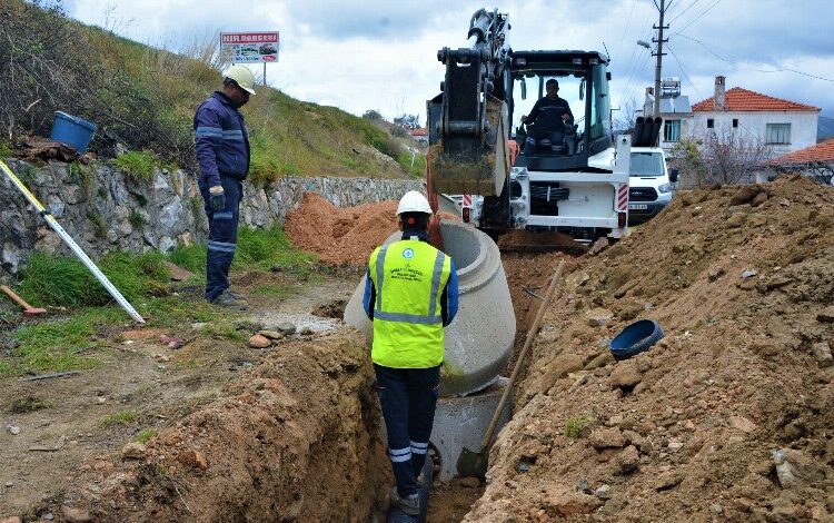 Büyükşehir, su baskınlarını önlemek için çalışıyor