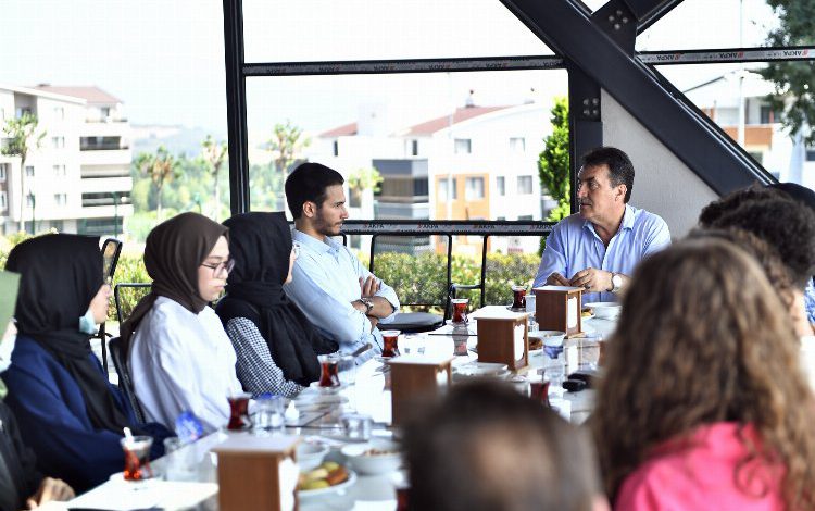 Bursa’da Osmangazi’nin kütüphaneleri ile üniversiteyi kazandılar