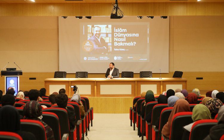 Taha Kılınç gençlere İslam Dünyası’nın dününü ve bugününü anlattı