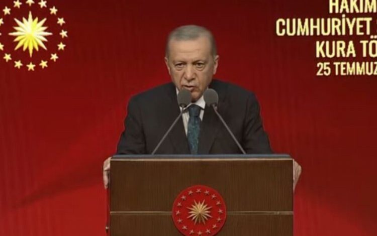 Erdoğan’dan yeni anayasa mesajı! 100. yılda sindiremiyoruz! Erdoğan’dan yeni anayasa mesajı! 100. yılda sindiremiyoruz!