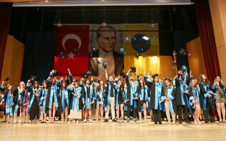 Trakya’nın Güzel Sanatları mezunlarını uğurladı