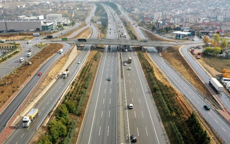 Kocaeli’de TEM’in Gebze güzergâhı yeşile bürünüyor