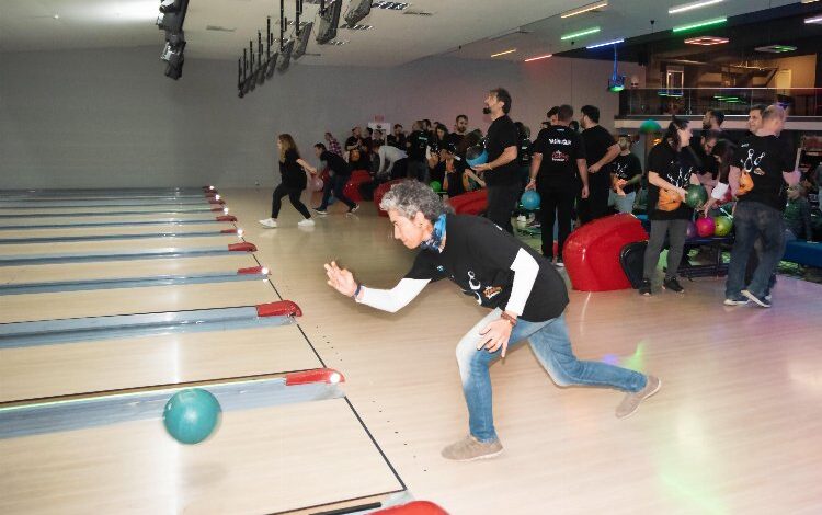 Bursalı basın mensupları Uludağ Elektrik’in en enerjik turnuvasında stres attı