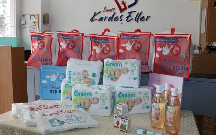 Kocaeli İzmit’te ‘Gülümse Bebek’ ile yüzler gülüyor Kocaeli İzmit’te ‘Gülümse Bebek’ ile yüzler gülüyor