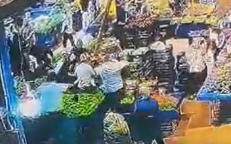 Bursa Karacabey’de sopalı kavga Bursa Karacabey’de sopalı kavga