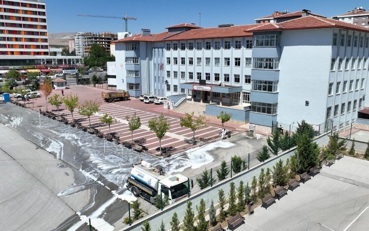 Selçuklu’da okullar yeni döneme hazırlanıyor