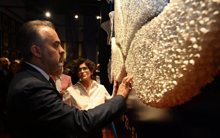 Bursa’da ipliğin iğne ile aşkı görücüye çıktı Bursa’da ipliğin iğne ile aşkı görücüye çıktı