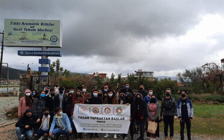 Denizlili öğrenciler  ‘Muğla Yerel Tohum Merkezi’ni ziyaret etti