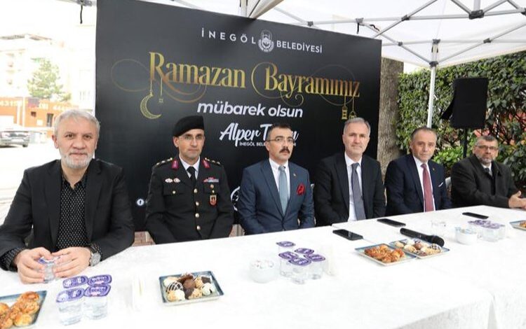 İnegöl’de bayram sevinci