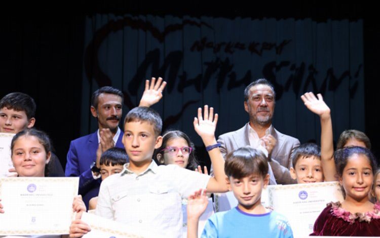 İstanbul Silivri’de öğrenciler İngilizce’yi ücretsiz öğreniyor