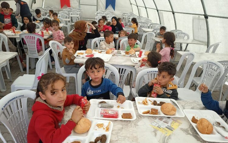 Hataylı çocuklara Bursa’dan tekne orucu Hataylı çocuklara Bursa’dan tekne orucu
