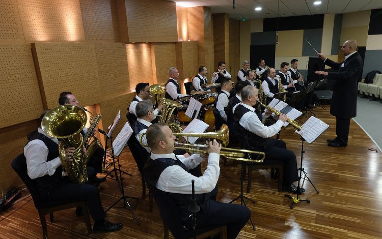 Sakarya Ziya Taşkent’te Türk ve Batı Müziği esintisi Sakarya Ziya Taşkent’te Türk ve Batı Müziği esintisi