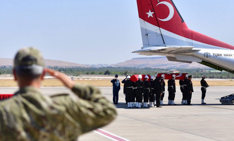 Şehit askerlerin naaşı Gaziantep’ten memleketlerine uğurlandı Şehit askerlerin naaşı Gaziantep’ten memleketlerine uğurlandı