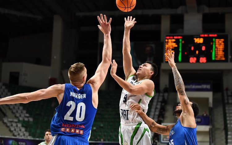 Lider TOFAŞ Kalev/Cramo önünde