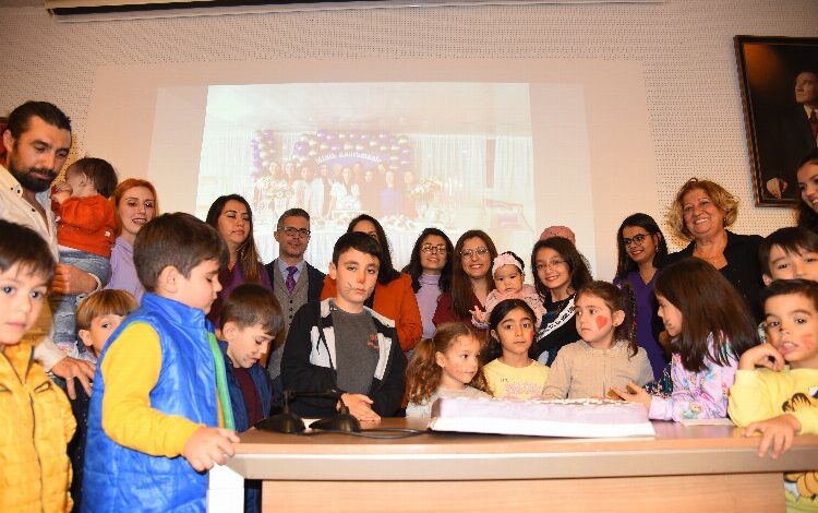 Manisa’da Dünya Prematüre Günü’ne pastalı kutlama Manisa’da Dünya Prematüre Günü’ne pastalı kutlama