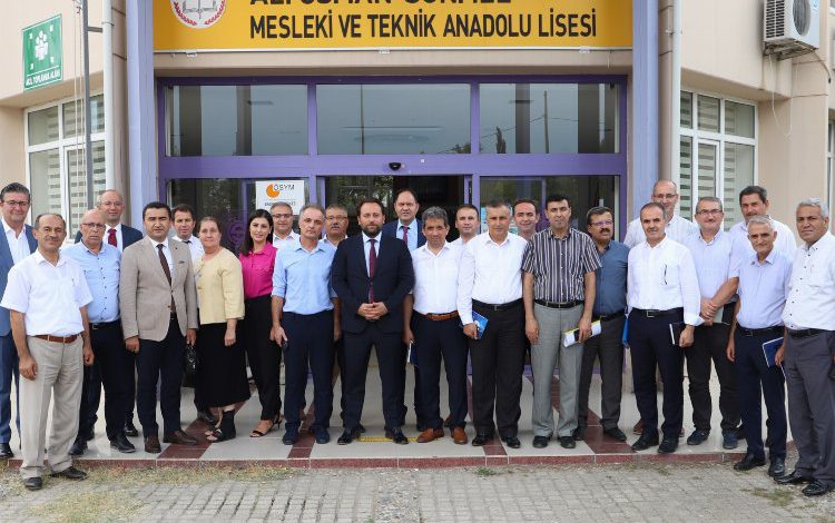 Bursa’da Milli Eğitim yeni döneme hazırlanıyor Bursa’da Milli Eğitim yeni döneme hazırlanıyor