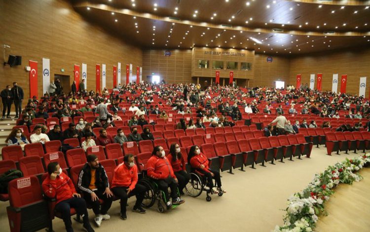 Engelsiz Kütüphane ile engeller aşılıyor Engelsiz Kütüphane ile engeller aşılıyor