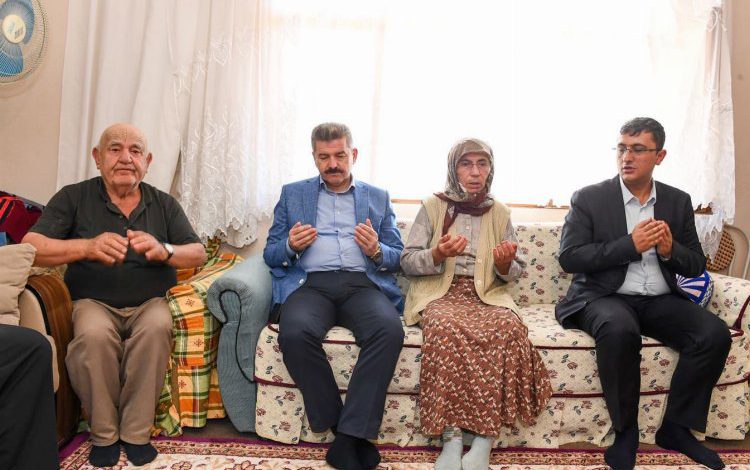 Vali Ergün’den şehit Mehmet Özen’in ailesine ziyaret