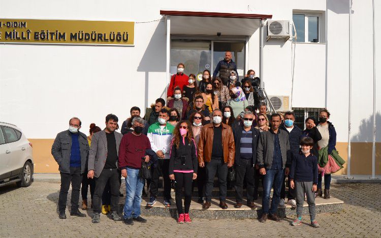 Didim’de görevden alınan müdür için bir araya geldiler