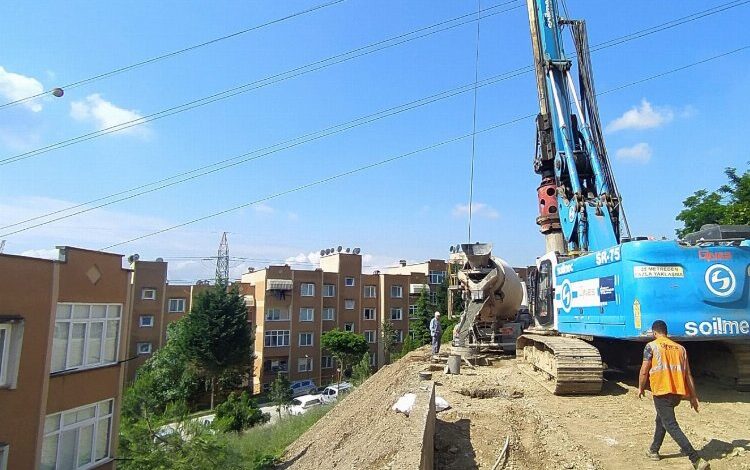 Kocaeli’de ‘Yuvam Akarca’da 86 adet fore kazık çakıldı Kocaeli’de ‘Yuvam Akarca’da 86 adet fore kazık çakıldı