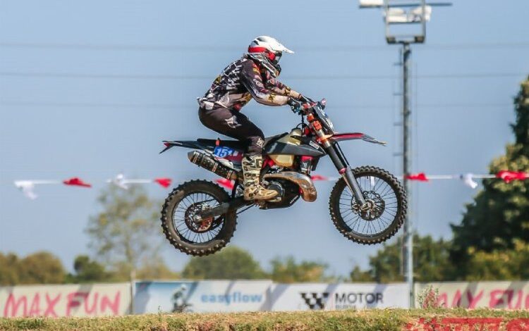 Enduroda kupalar sahiplerini buldu Enduroda kupalar sahiplerini buldu