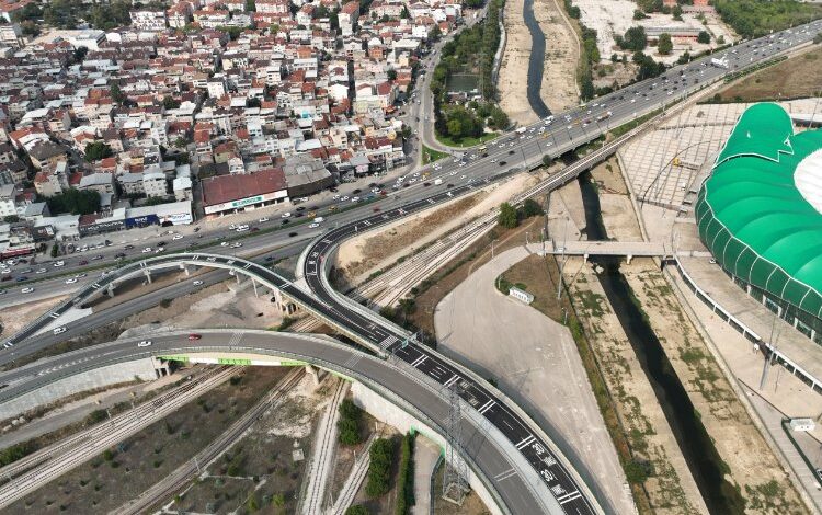 Bursa’da trafiğin düğüm noktası çözüldü… Acemler artık nefes alacak Bursa’da trafiğin düğüm noktası çözüldü… Acemler artık nefes alacak