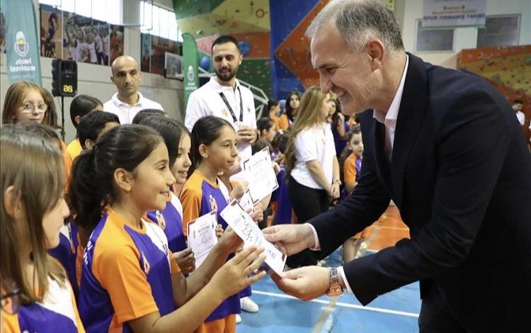 Bursa İnegöl’ün gelecekteki yıldızları sertifikalandı Bursa İnegöl’ün gelecekteki yıldızları sertifikalandı