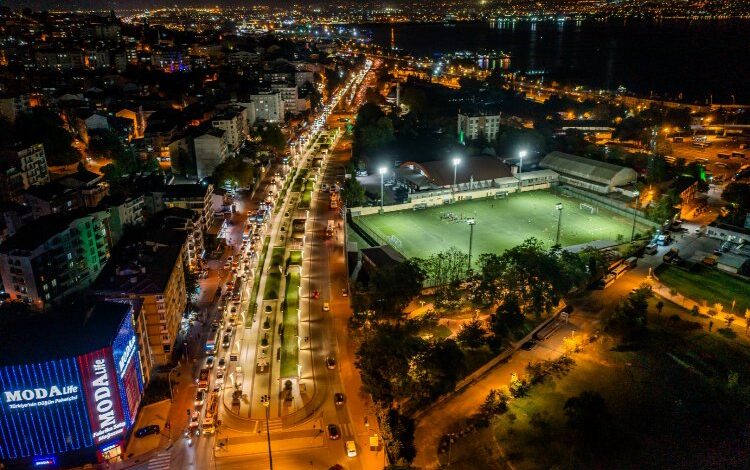 Büyükşehir geceyi gündüze çeviriyor