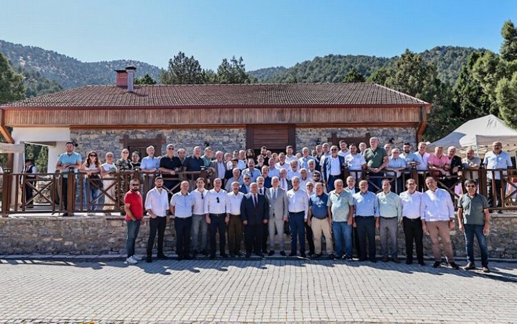 Büyükşehir’den esnaf odalarına dev destek Büyükşehir’den esnaf odalarına dev destek