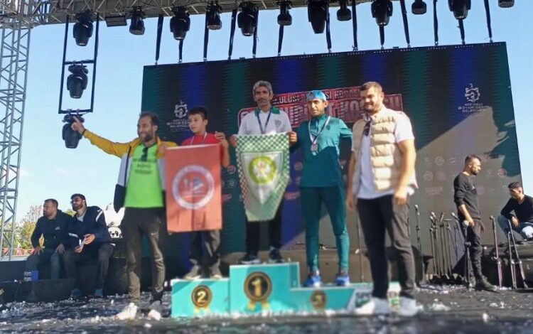 Manisalı atlet uluslararası maratonda rakiplerini geride bıraktı Manisalı atlet uluslararası maratonda rakiplerini geride bıraktı
