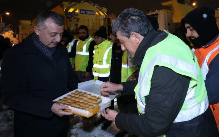 Başkan Büyükakın: “Kocaeli’nde yollarımızın tamamı açık” Başkan Büyükakın: “Kocaeli’nde yollarımızın tamamı açık”