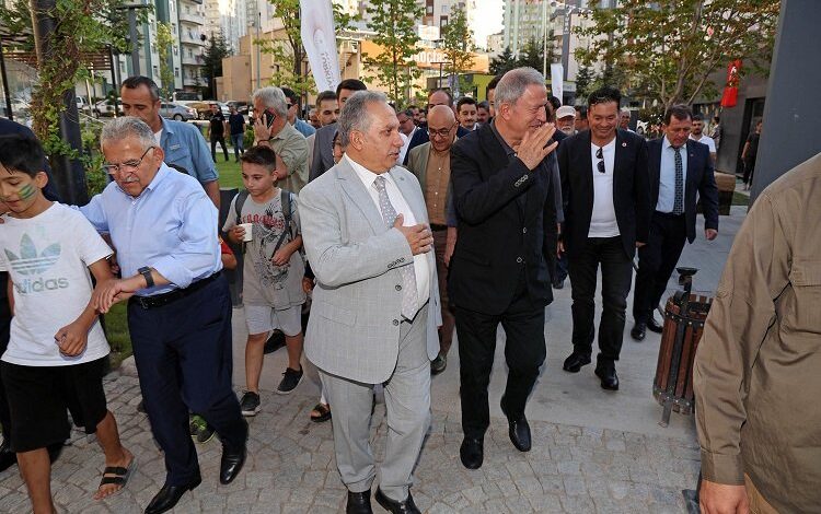 Hulusi Akar’dan Mevlana Meydanı’na tam not Hulusi Akar’dan Mevlana Meydanı’na tam not