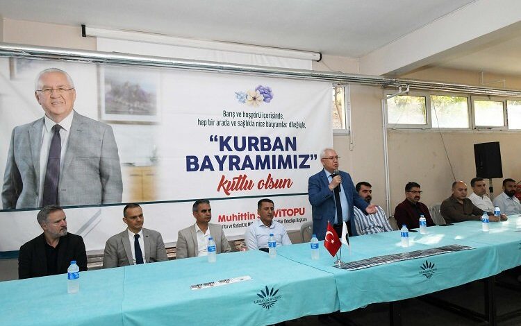 İzmir Karabağlar Belediyesi’nde bayramlaşma sevinci İzmir Karabağlar Belediyesi’nde bayramlaşma sevinci