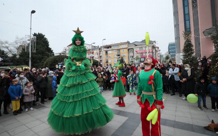 Kocaeli İzmit yeni yıla neşeyle girdi