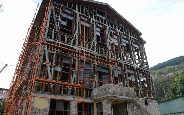 Bursa Yıldırım’ın tarihi ayağa kalkıyor Bursa Yıldırım’ın tarihi ayağa kalkıyor